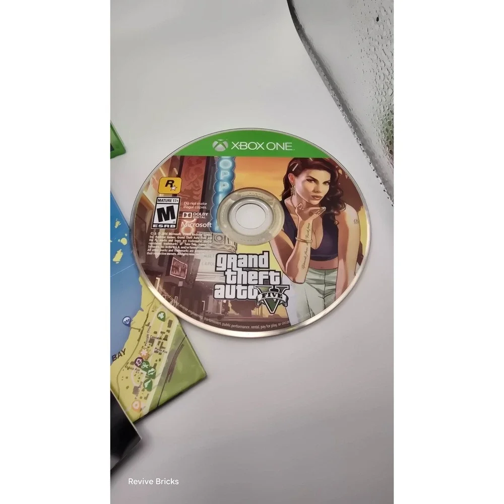Grand Theft Auto V (Microsoft Xbox One, 2014) CIB Complete W/ Map Tested Working